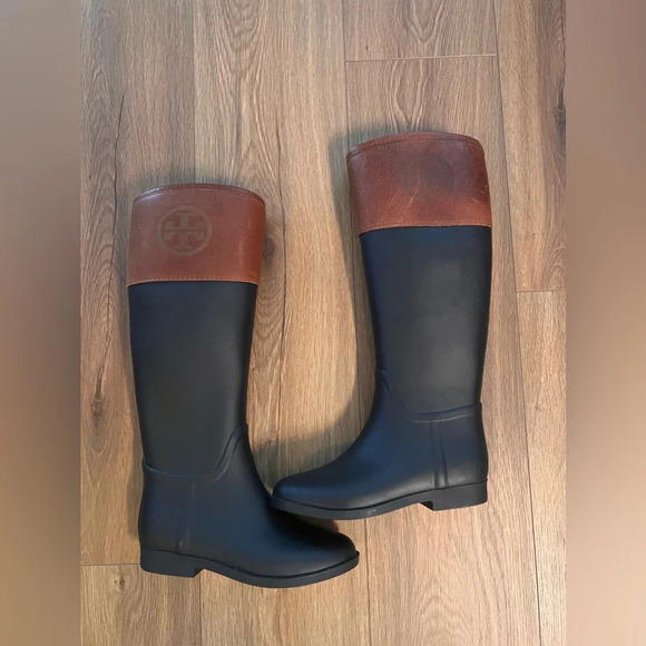 Tory Burch Leather Embellished Diana Rain Boots Size 6 Equestrian Style - Picture 1 of 9